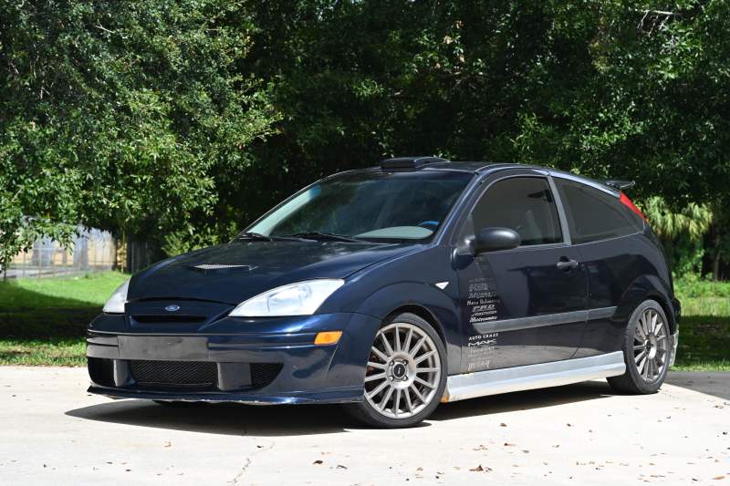 2001 Ford Focus Blue (2).JPG