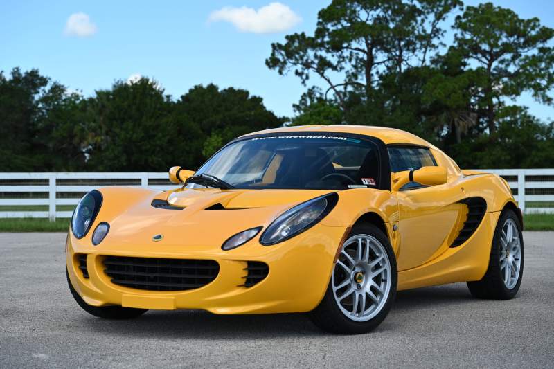 2005 Lotus Elise Saffron Yellow 31334 (7).JPG