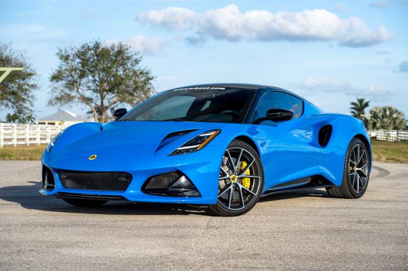 2024 Lotus Emira Seneca Blue (1)